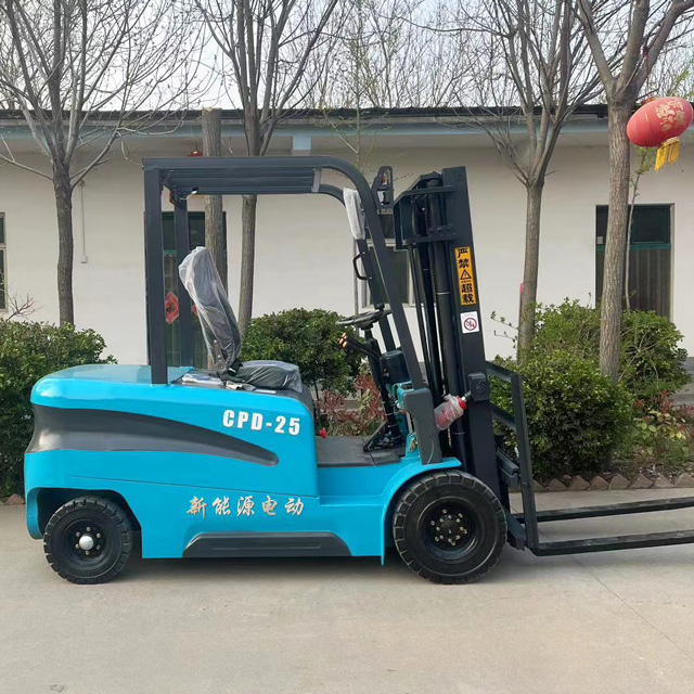 カスタム2.5トンディーゼルフォークリフトトラック、ヘビーデ - Heavy Equipment Logistics のレビューと価格