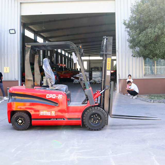 カスタム2.0トンフォークリフトトラック 重量物運搬機器 倉 - Heavy Equipment Logistics のレビューと価格